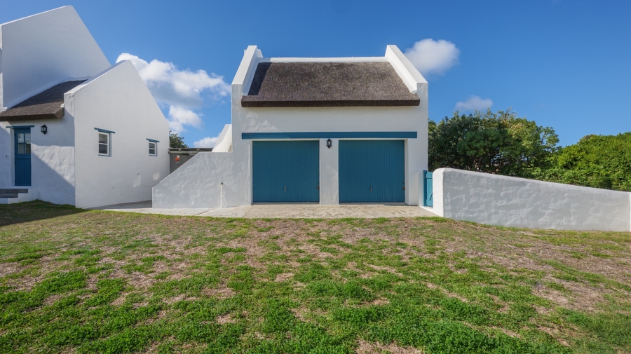 5 Bedroom Property for Sale in Struisbaai Western Cape